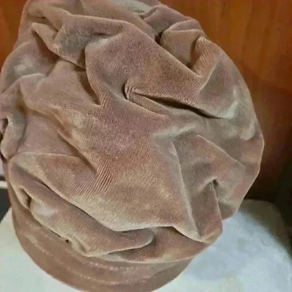 Vintage Ladies 50s Velvet Type Caramel Brown Ruched Hat - Picture 4 of 8